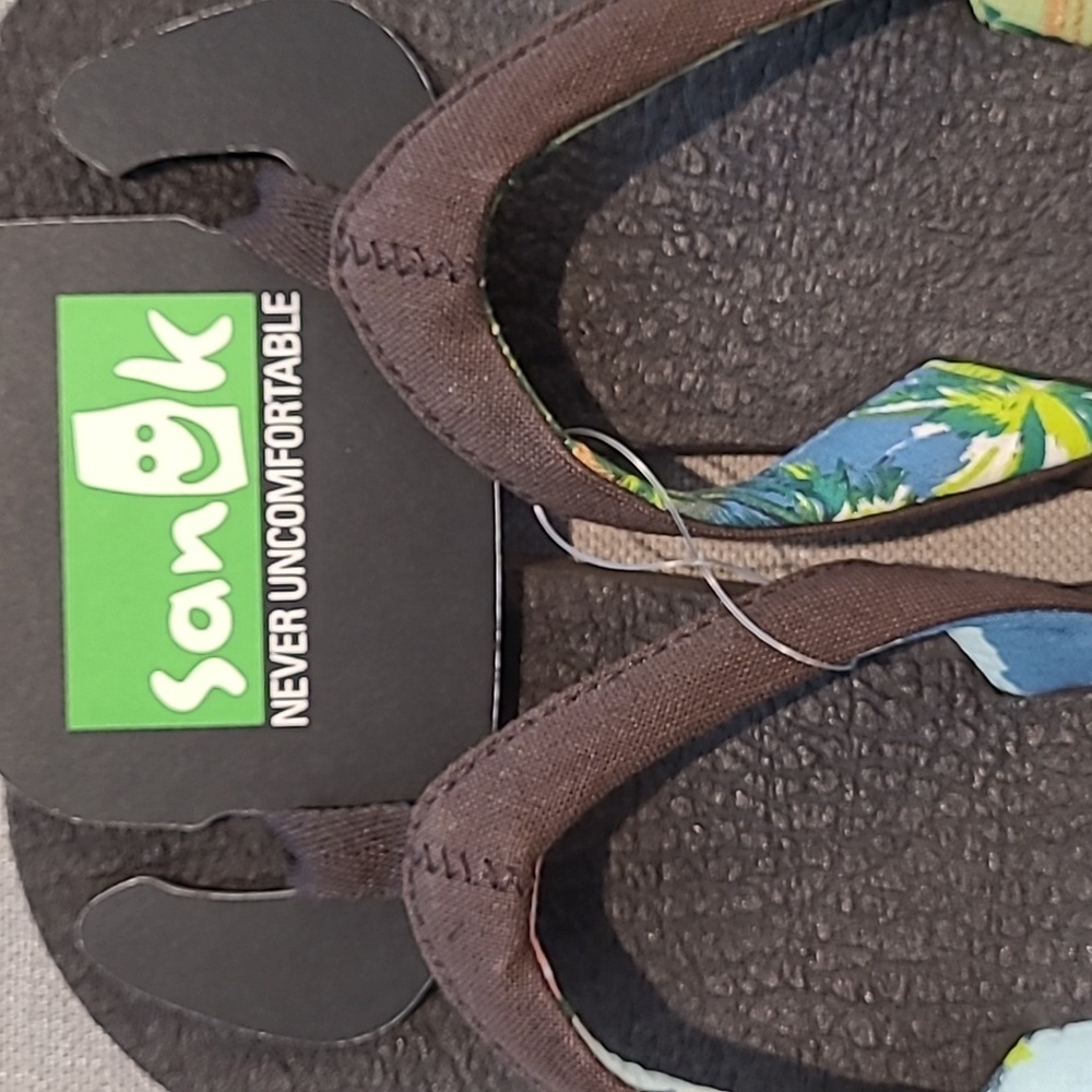 Sanuk Brown Thong Sandals - Picture 4 of 14